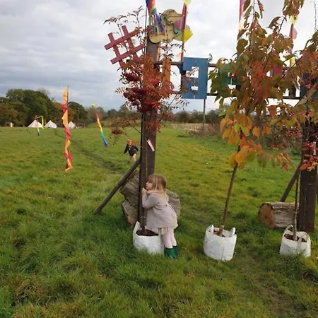 The Bunnies Barrow Bell Tent - Family Zone 2* ريتشموند