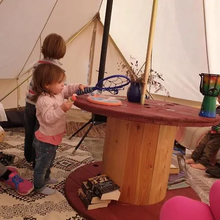 مكان تخييم The Bunnies Barrow Bell Tent - Family Zone ريتشموند