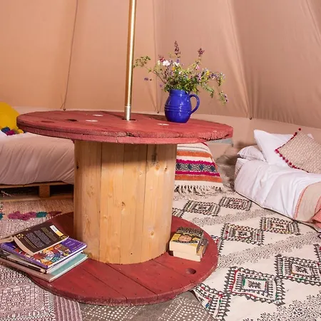 The Bunnies Barrow Bell Tent - Family Zone ريتشموند